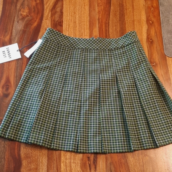 Ariztia/ Sunday best Olive mini skirt - Picture 1 of 2